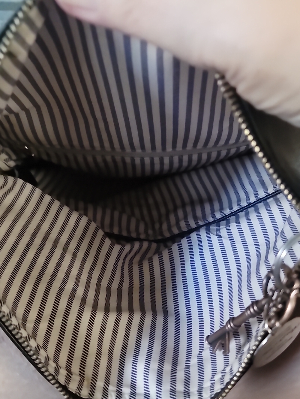 Crossover Purse - Picture 4 of 5